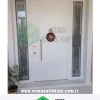 Beyaz villa giriş kapıları