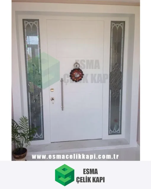 Beyaz villa giriş kapıları